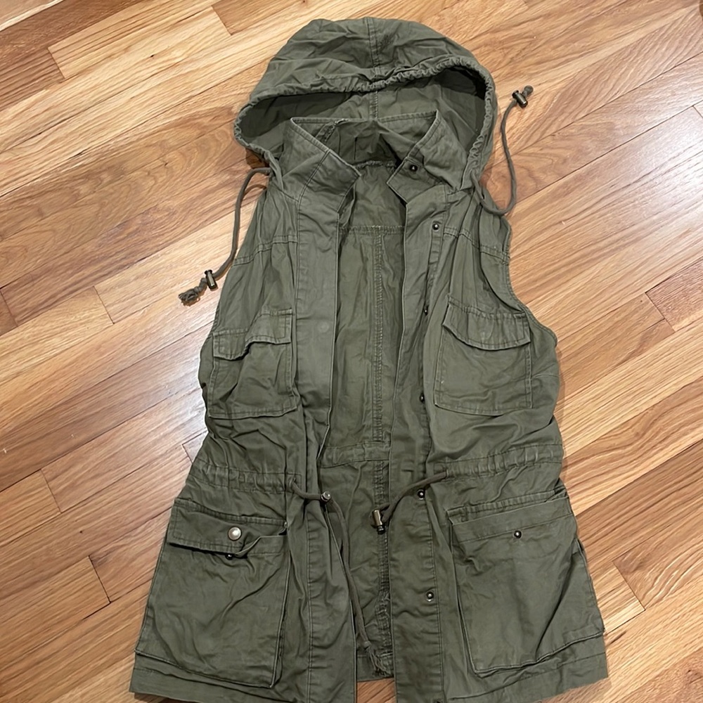 Fall vest size small!